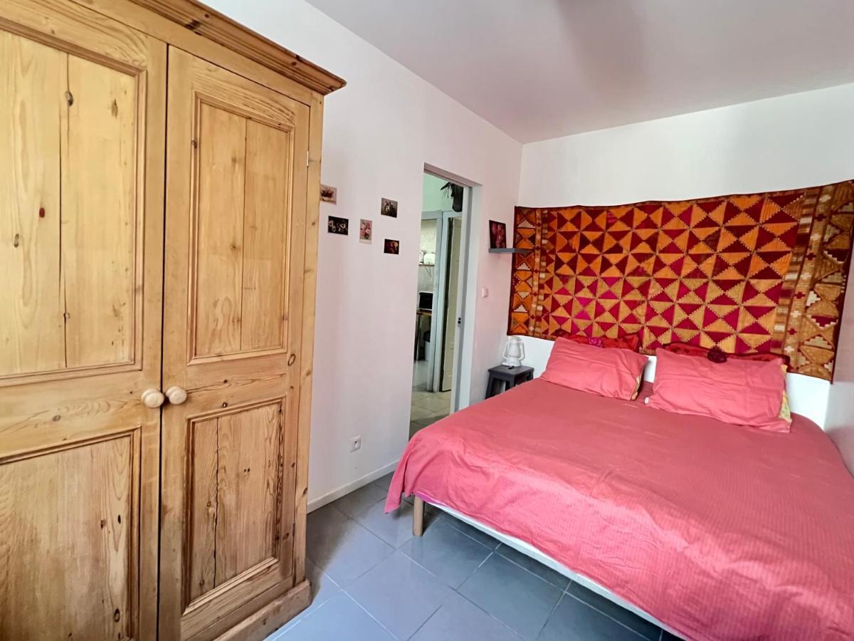 La Courette - T2 Plus Parking Gratuit Nimes Ngoại thất bức ảnh